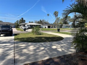 4989 Venetian Blvd NE, Unit 530 in St. Petersburg, FL - Building Photo - Building Photo