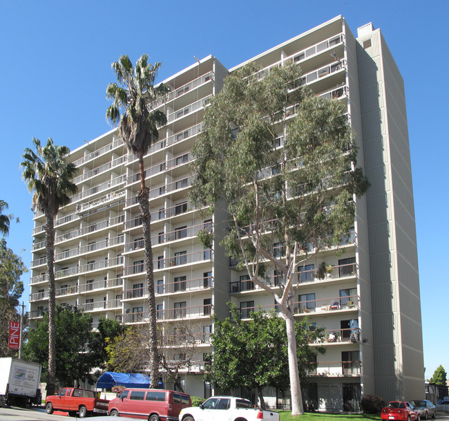 Providence Gardens Apartments in Long Beach, CA - Building Photo - Building Photo