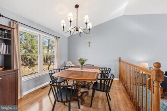 13380 Frinks Ct in Herndon, VA - Foto de edificio - Building Photo