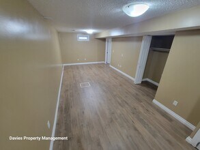 9072-9052 52 St NW in Edmonton, AB - Building Photo - Building Photo