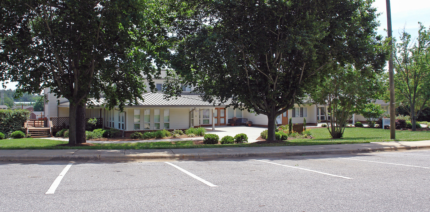 2709 Fraternity Ct in Raleigh, NC - Foto de edificio