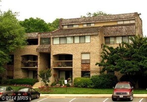 437 Christopher Ave in Gaithersburg, MD - Building Photo