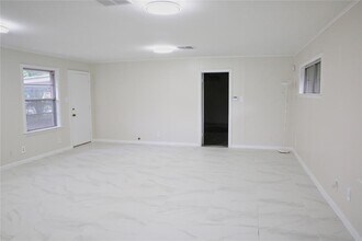 5007 Hazelton St in Houston, TX - Building Photo - Building Photo