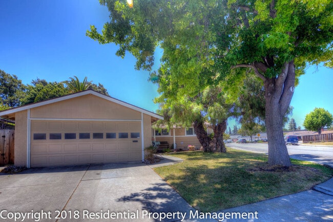 property at 4574 Angeles Ave