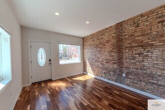 2608 E Fayette St in Baltimore, MD - Foto de edificio - Building Photo