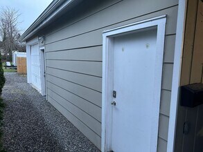 709 Fidalgo Ave in Anacortes, WA - Foto de edificio - Building Photo