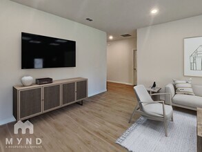 1503 Panther Lk Pkwy in Jacksonville, FL - Foto de edificio - Building Photo