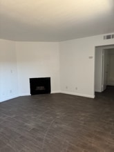 38572 10th Pl E in Palmdale, CA - Building Photo - Building Photo