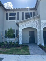 111 SE 11th St in Homestead, FL - Building Photo