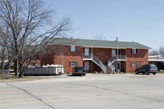 519 N Broadway St in Tecumseh, OK - Foto de edificio - Building Photo