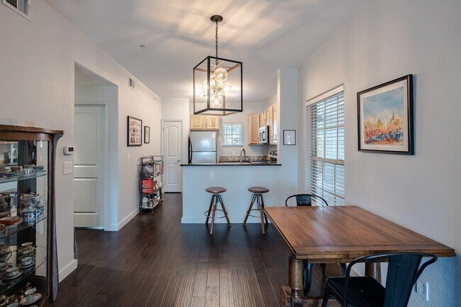 6810 Deatonhill Dr in Austin, TX - Building Photo - Building Photo