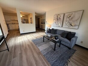 805 Brandie Rd, Unit #805 in Madison, WI - Foto de edificio - Building Photo