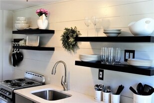 283 Spring St in Newport, RI - Building Photo