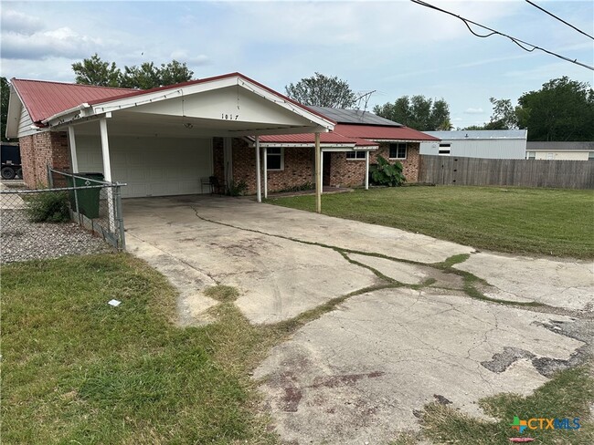 1017 Ilka Switch in Seguin, TX - Building Photo - Building Photo