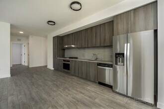 823 W Madison St, Unit 720 in Chicago, IL - Building Photo - Building Photo
