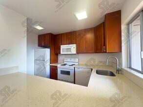 94-19 Kuahelani Ave in Mililani, HI - Foto de edificio - Building Photo