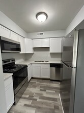Dalecrest Place in Charlotte, NC - Building Photo - Building Photo