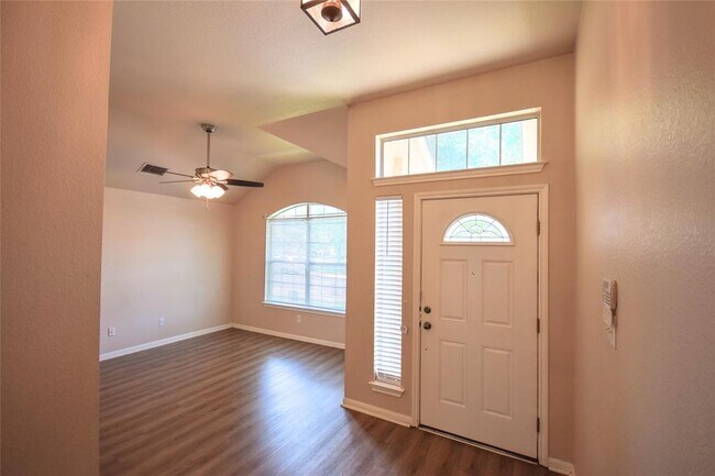 102 Newport Landing Pl in Round Rock, TX - Building Photo - Building Photo