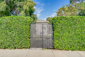 4244 Tujunga Ave, Unit 1 in Studio City, CA - Foto de edificio - Building Photo