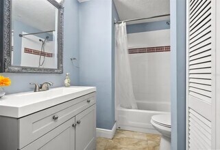 7493 Sealawn Dr in Spring Hill, FL - Building Photo - Building Photo