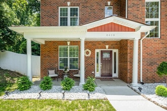 Room in House on Knollwood Cir in Charlotte, NC - Building Photo - Building Photo