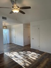 8801 Pineridge Dr in Austin, TX - Building Photo - Building Photo