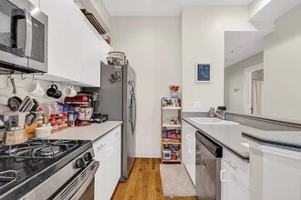 183 Saint Botolph St, Unit 4 in Boston, MA - Building Photo - Building Photo