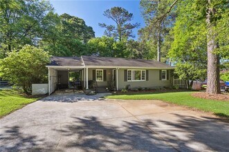 2873 Briarcliff Rd NE in Atlanta, GA - Building Photo - Building Photo