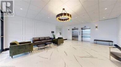 1936 Rymal Rd E in Hamilton, ON - Building Photo - Building Photo