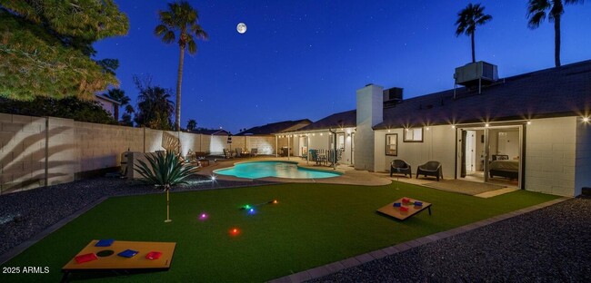 property at 4526 E Paradise Ln