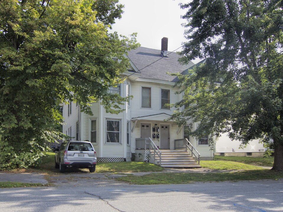 34-36 Pier St in Bangor, ME - Foto de edificio