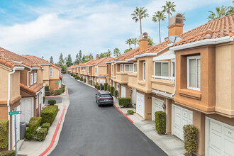 Lake Forest Shores in Lake Forest, CA - Building Photo - Building Photo