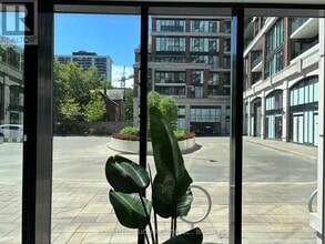 1-421 Belsize Dr in Toronto, ON - Building Photo - Building Photo
