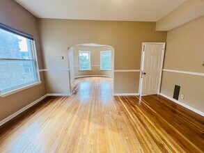 7615 S Emerald Ave, Unit 2 in Chicago, IL - Building Photo - Building Photo