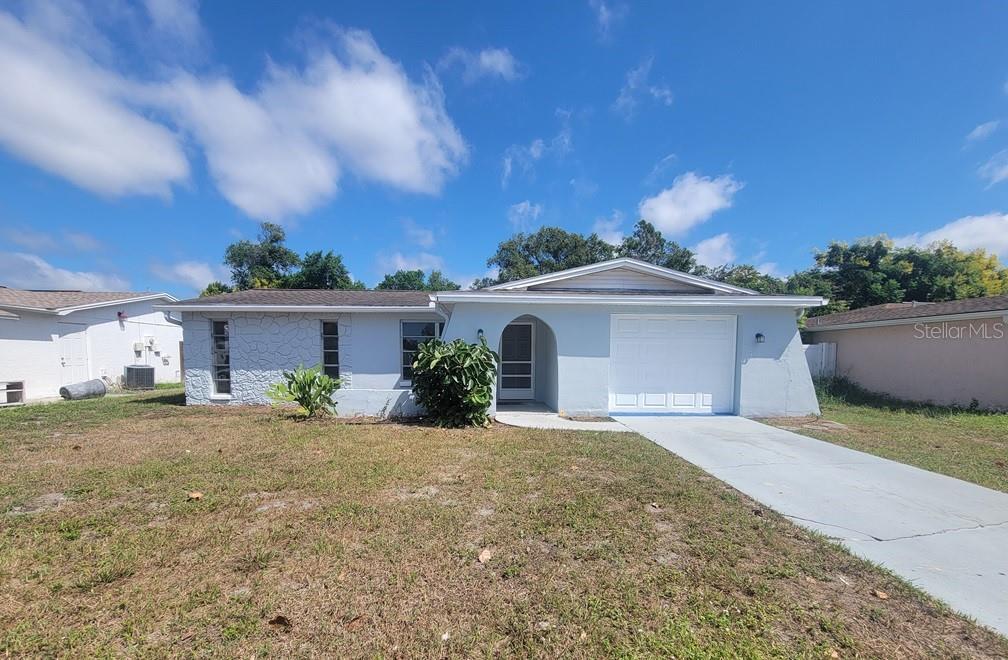 10114 Old Orchard Lane in Port Richey, FL - Building Photo