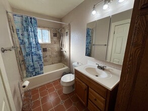 1325 1/2 W 23rd St in Los Angeles, CA - Foto de edificio - Building Photo