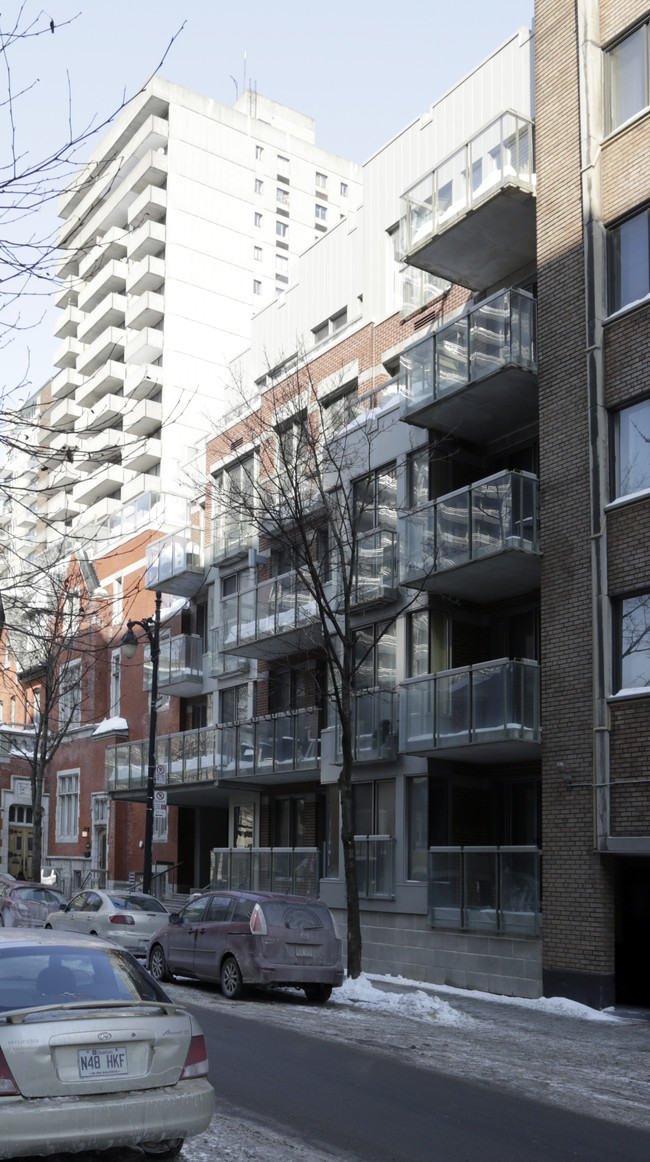 Au Village du Musee in Montréal, QC - Building Photo - Primary Photo