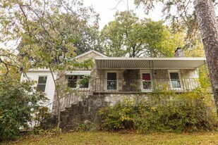 1123 John Ross Rd in East Ridge, TN - Building Photo