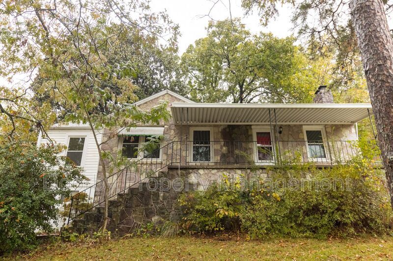 1123 John Ross Rd in East Ridge, TN - Building Photo