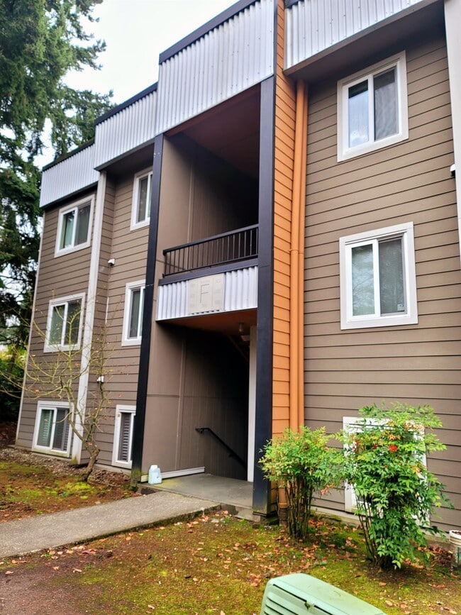 property at 746 Kirkland Cir