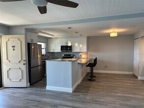 12500 Capri Cir N in Treasure Island, FL - Building Photo - Building Photo