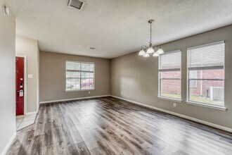 21902 Willow Shadows Dr in Tomball, TX - Building Photo - Building Photo