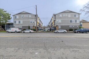 4017-4021 S Warner St in Tacoma, WA - Building Photo
