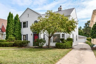 2734 N Avondale Blvd in Milwaukee, WI - Building Photo