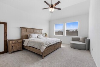 11918 Autumn Leaf Dr in Mont Belvieu, TX - Foto de edificio - Building Photo