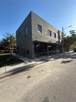 214 NW 11th St, Unit B in Miami, FL - Building Photo