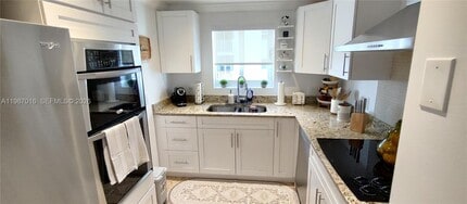 170 SE 14th St in Miami, FL - Building Photo - Building Photo