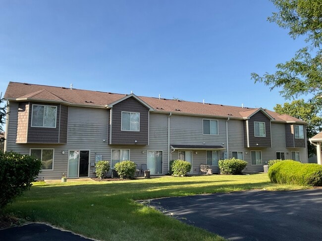 7201 Colosseum Dr in Rockford, IL - Foto de edificio - Building Photo