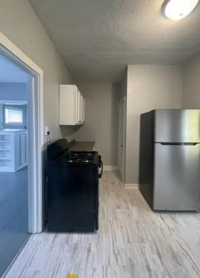 property at 621 N Brookfield St