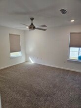 410 Sweet Blossom Bend in Freeport, FL - Building Photo - Building Photo